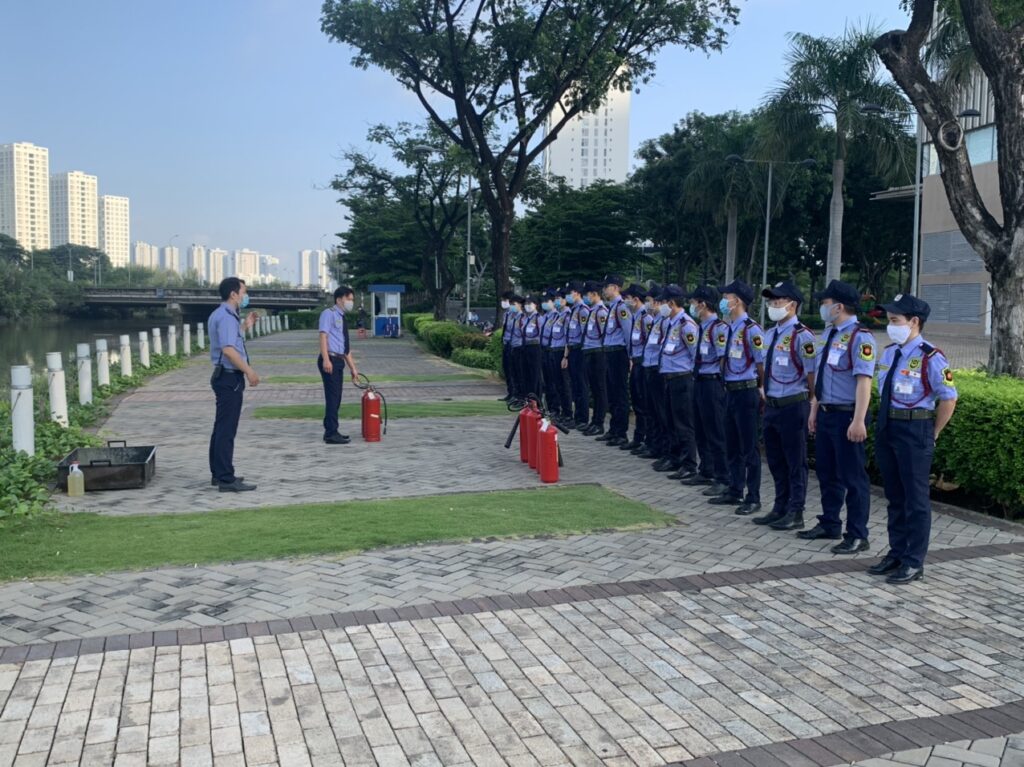 Việc đào tạo được thực hiện thường xuyên để giúp anh em bảo vệ nâng cao kỹ năng chuyên môn.